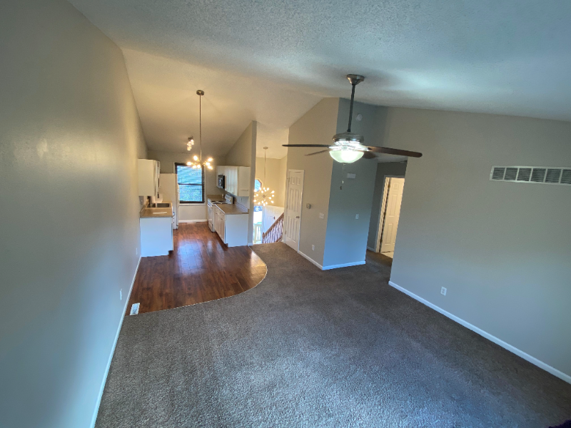 197 Parkview Ct - Photo 2 of 10