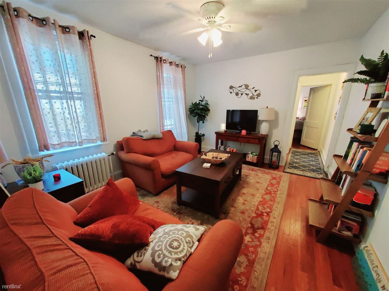 639 Summer St - Photo 2 of 5