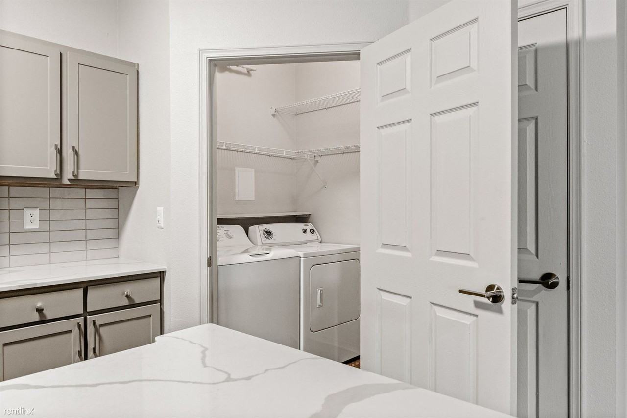 Greenwood Plaza - Photo 3 of 10