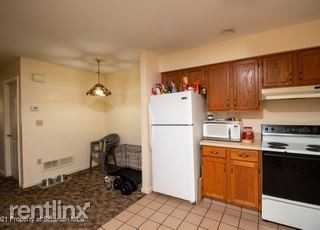 310 New York St - Photo 3 of 21