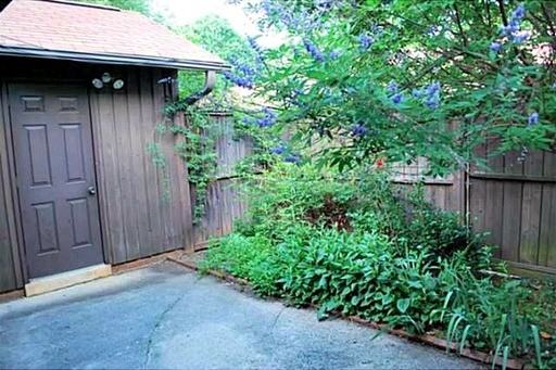 2415 Cottage Pl - Photo 2 of 5