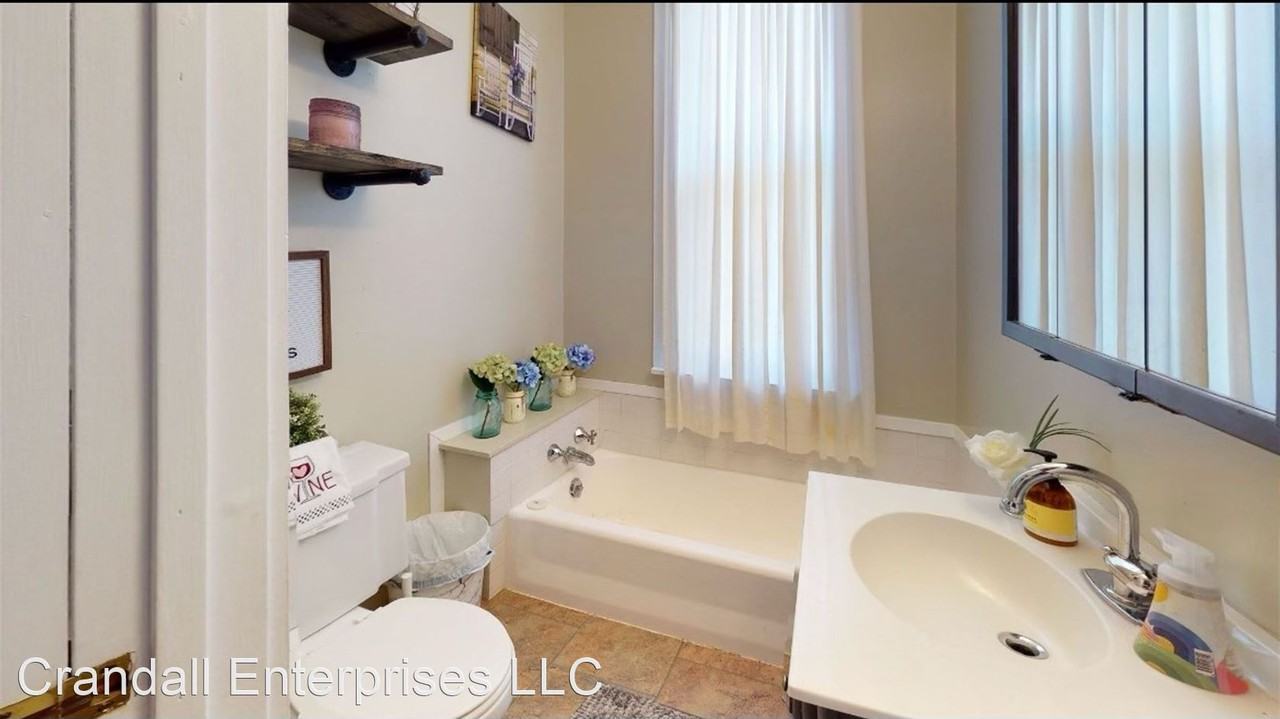 407 E 6th St - Photo 2 of 31