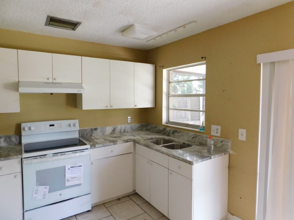 7321 Exemplar Dr - Photo 3 of 13