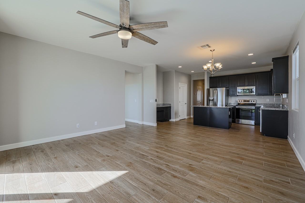 37661 N Bentgrass Rd - Photo 4 of 30