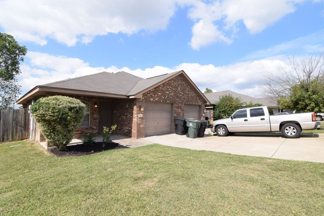 616 Olaf Dr - Photo 2 of 21