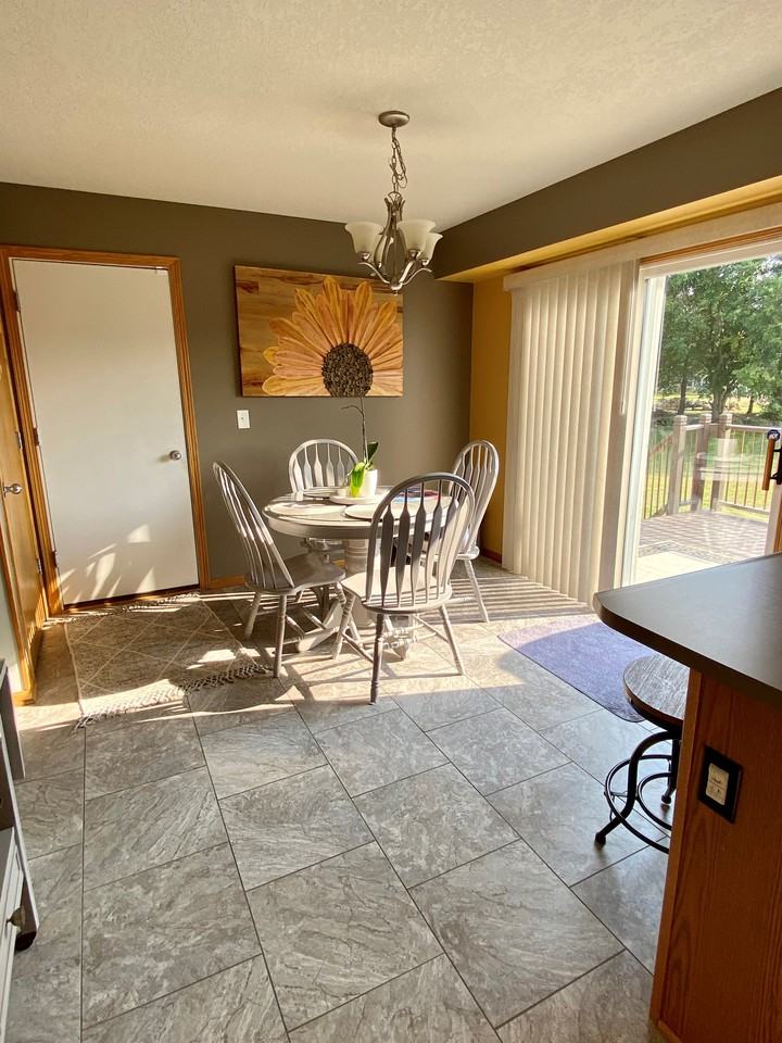 3132 Southeast Magnolia Drive - Photo 4 of 11