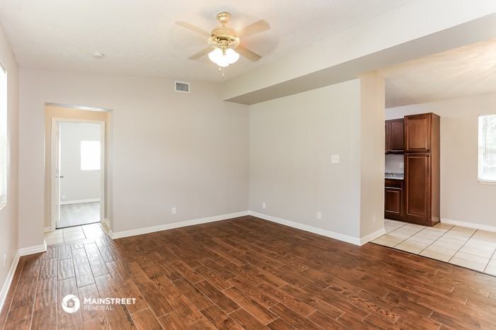 786 Le Brun Dr - Photo 3 of 16