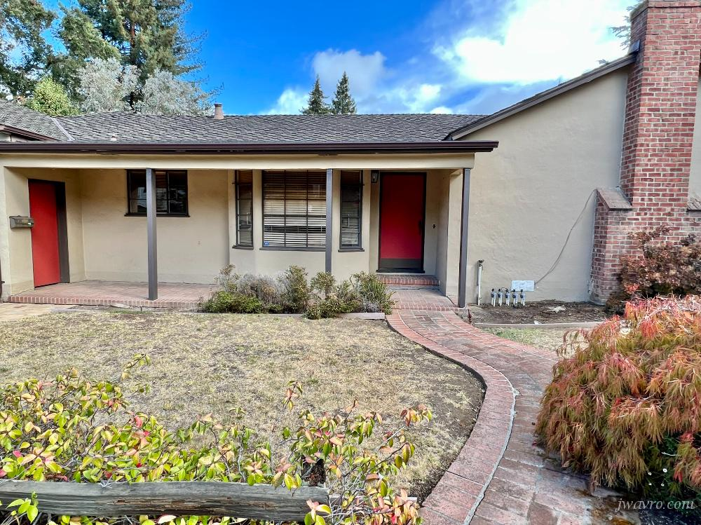 1110 Hidden Oaks Dr - Photo 2 of 23