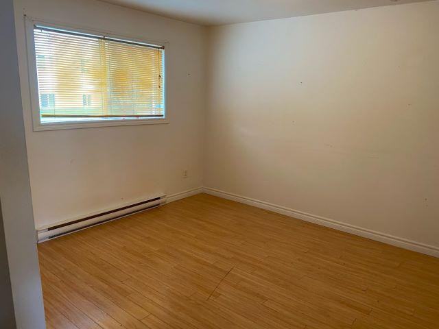 688 Appleby St - Photo 3 of 8