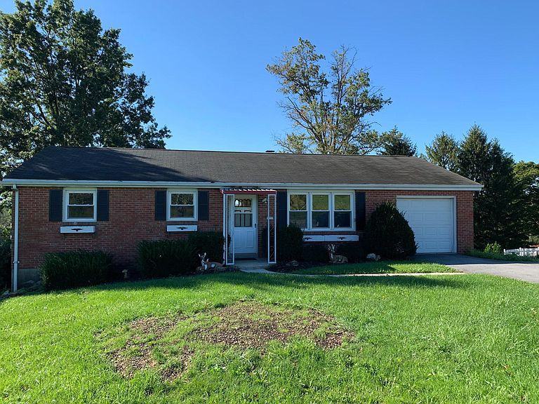 1435 Bowmansville Rd - Photo 2 of 14