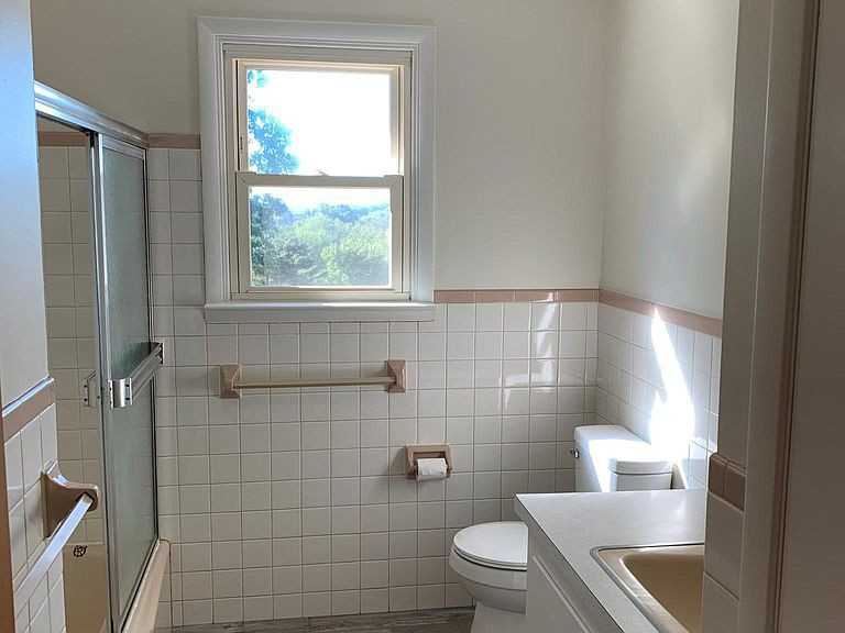 1435 Bowmansville Rd - Photo 3 of 14