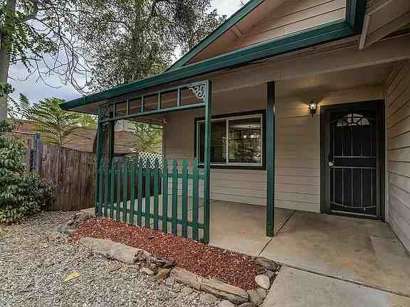 3035 West St - Photo 2 of 14