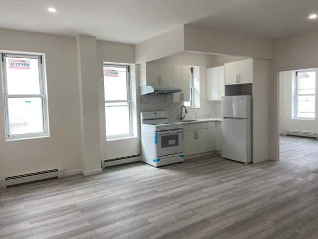 7118 10th Ave - Photo 2 of 8