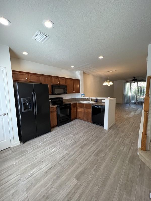 8087 Summer Cove Ct - Photo 3 of 11