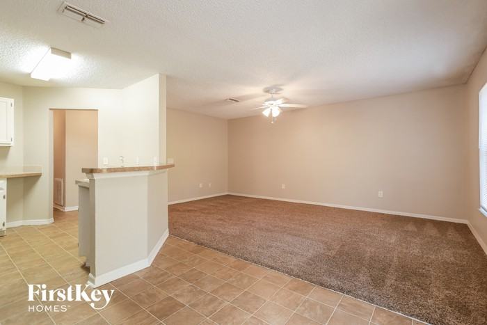 14977 Se 25th Ave - Photo 3 of 14