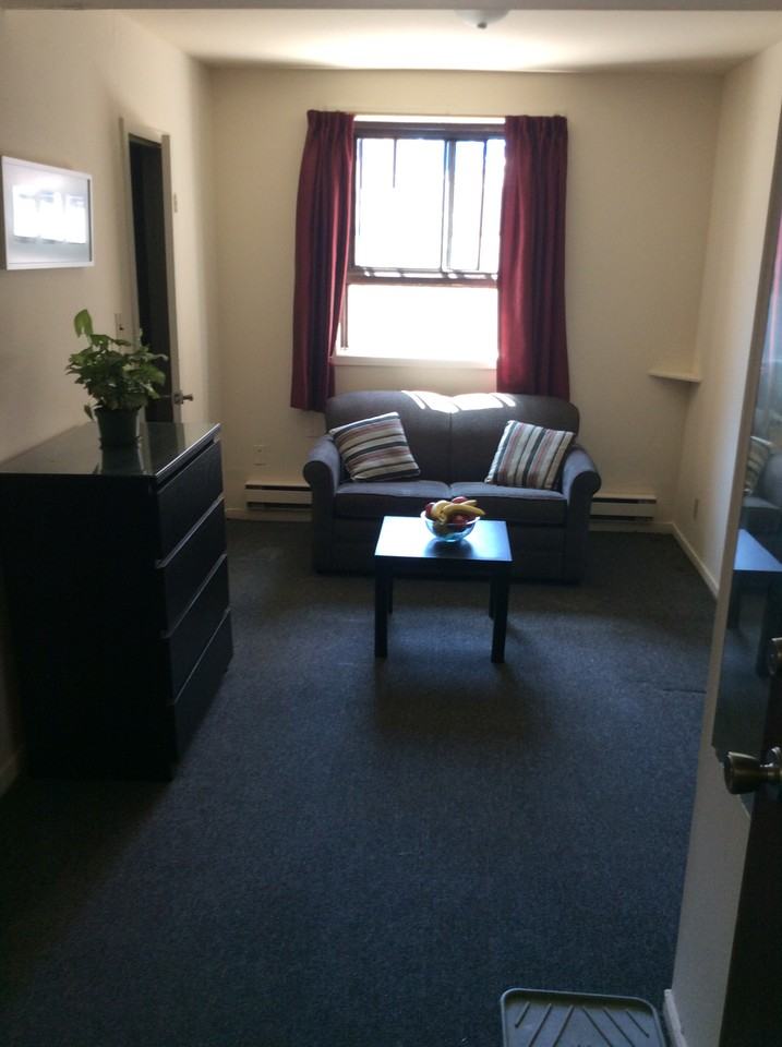 9 Albany Avenue - Photo 2 of 4