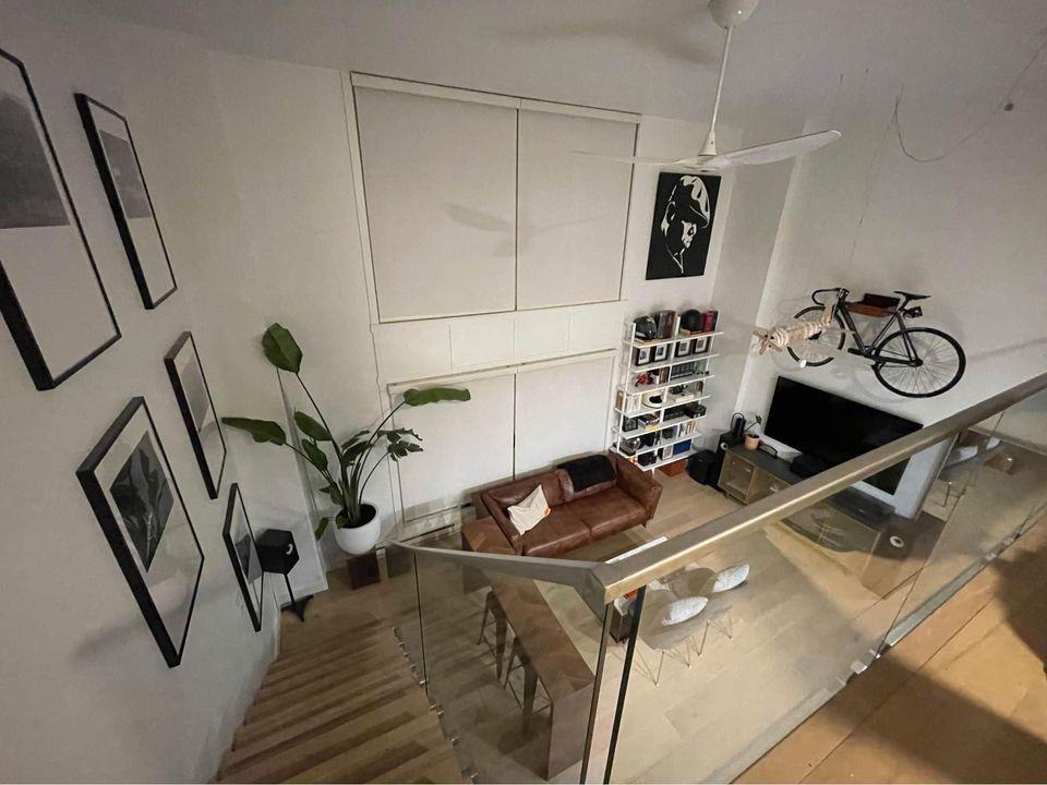 Carrall St & E Cordova St #0