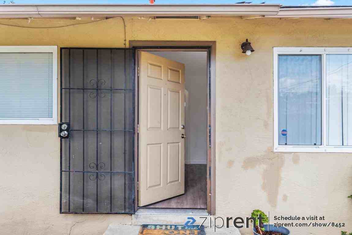 1523 168th Ave - Photo 2 of 17