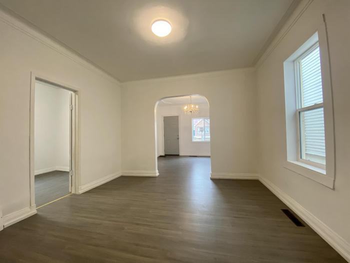 506 Flora Ave - Photo 3 of 9