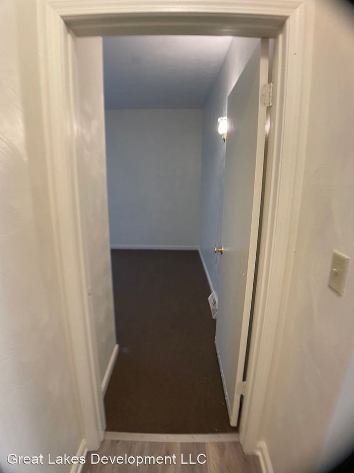 530 West 5th Street - Photo 3 of 50