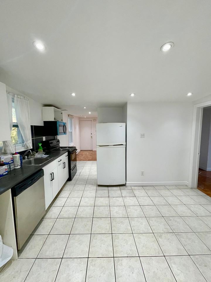 2029 Rue Frontenac - Photo 3 of 15