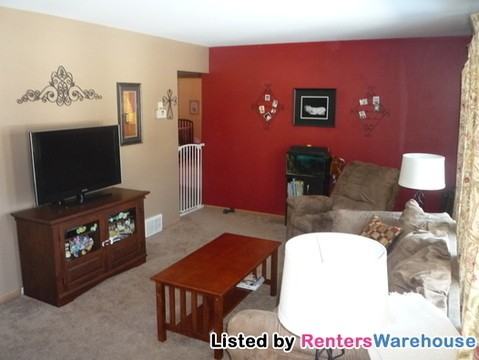 710 58th Ave NE - Photo 3 of 12