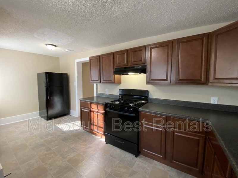 1911 S Pulaski St - Photo 3 of 8