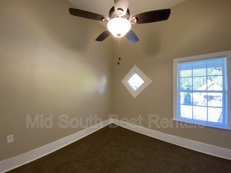 1911 S Pulaski St - Photo 4 of 8