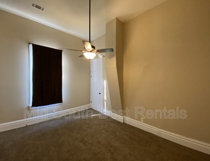 1911 S Pulaski St - Photo 6 of 8