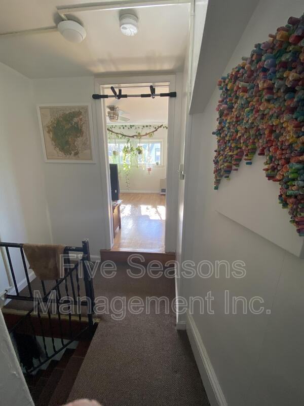 351 S Winooski Ave - Photo 3 of 8