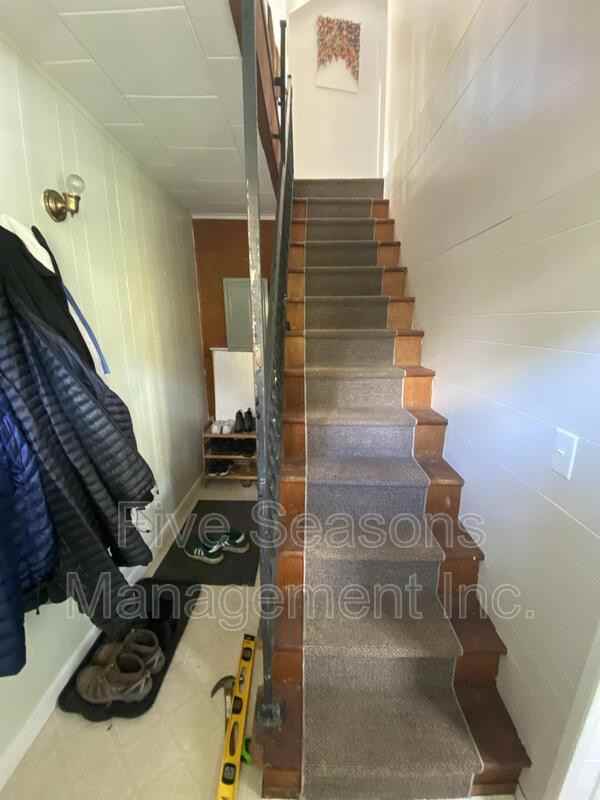 351 S Winooski Ave - Photo 4 of 8