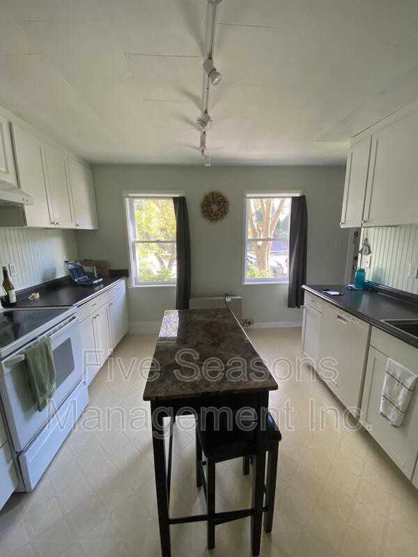 351 S Winooski Ave - Photo 5 of 8