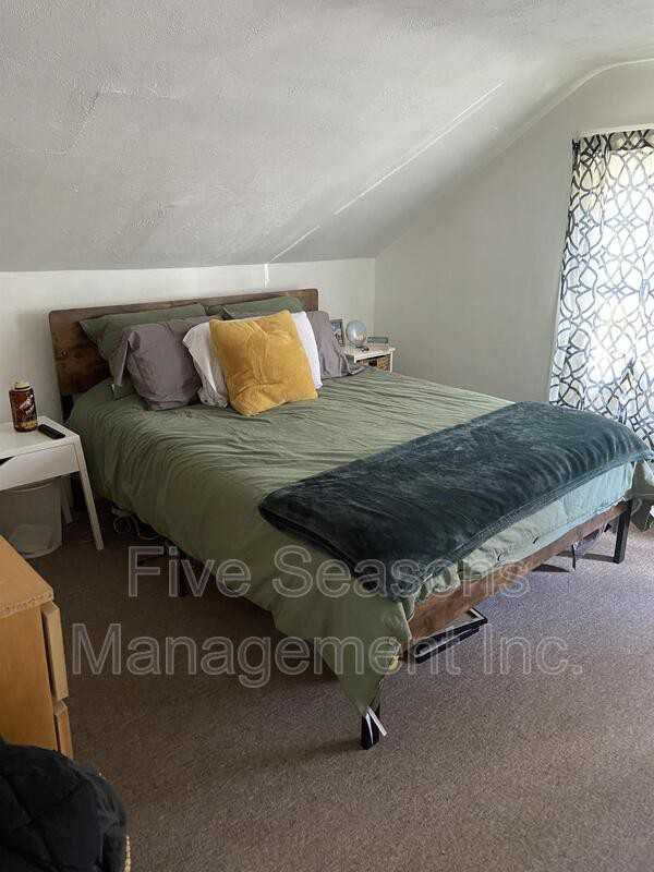 351 S Winooski Ave - Photo 6 of 8