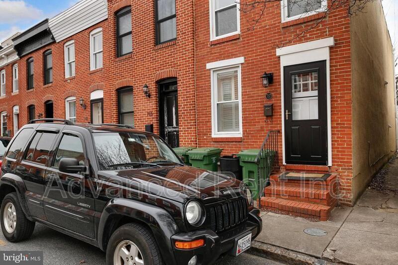 717 S Rose St - Photo 3 of 28