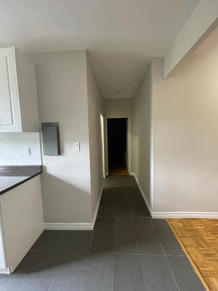 Bayview Apartments - Photo 2 of 5