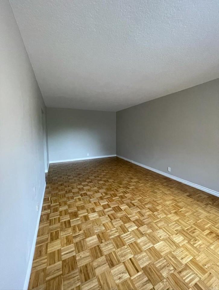 Bayview Apartments - Photo 3 of 5