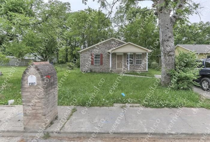 2507 Osage St - Photo 2 of 16