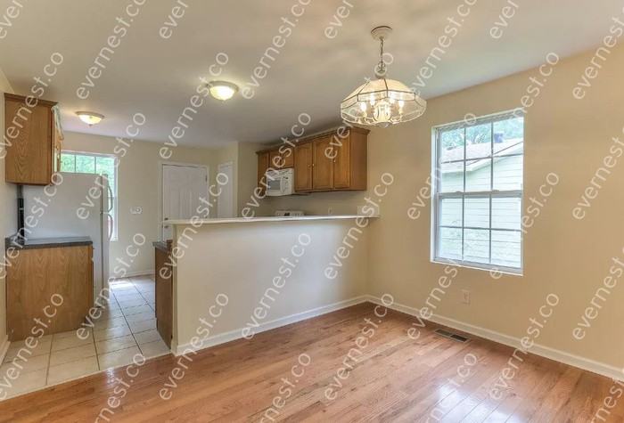 2507 Osage St - Photo 3 of 16