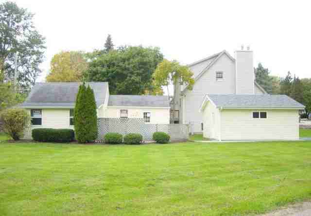 4307 Riverview Dr - Photo 2 of 12