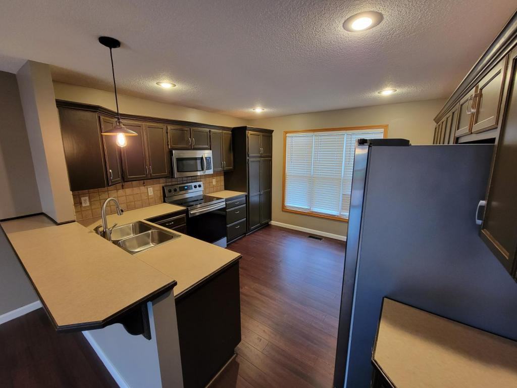 2208 Thistle Cir - Photo 3 of 17