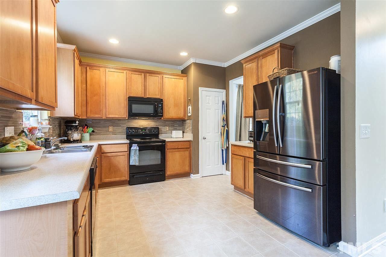 36 Autumn Leaf Ln - Photo 2 of 22