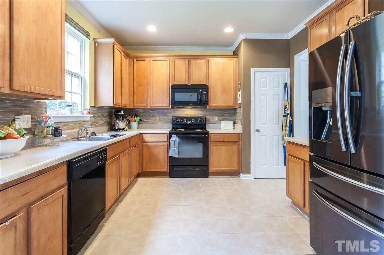 36 Autumn Leaf Ln - Photo 3 of 22