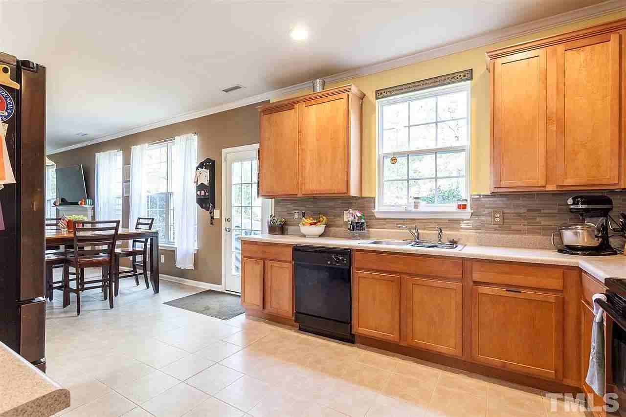 36 Autumn Leaf Ln - Photo 4 of 22