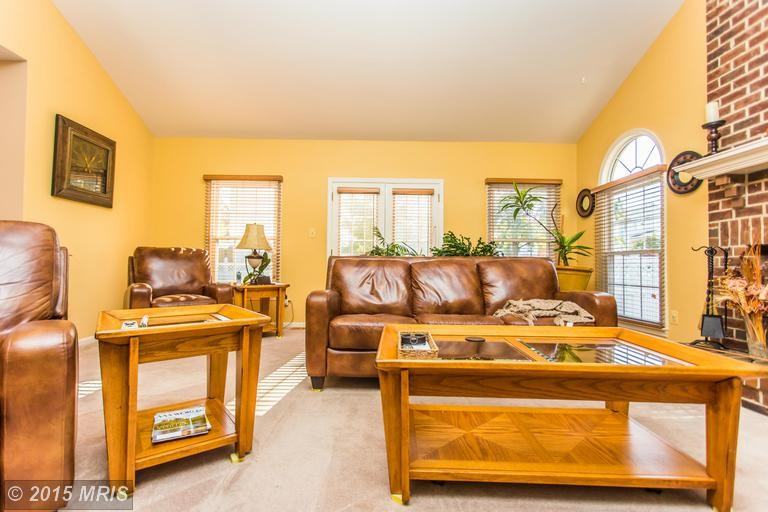 2 Barlow House Ct - Photo 3 of 14