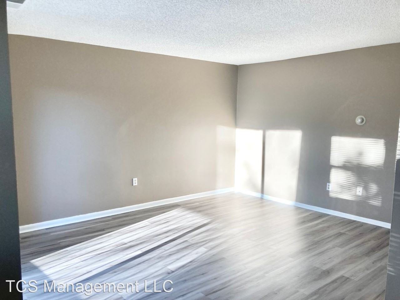 214 Meadowview Ln - Photo 2 of 12