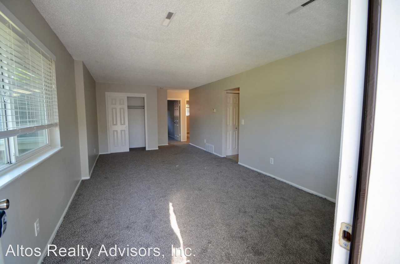 6209-6213 S Sterne Parkway - Photo 2 of 8
