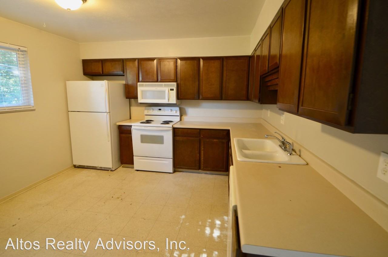 6209-6213 S Sterne Parkway - Photo 3 of 8