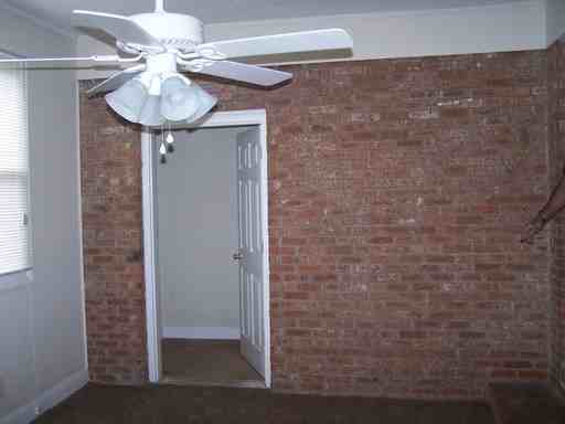 405 Green Lake Rd - Photo 3 of 6