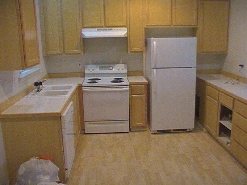 1094 Ne Perl Way - Photo 2 of 14