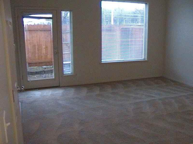 1094 Ne Perl Way - Photo 3 of 14